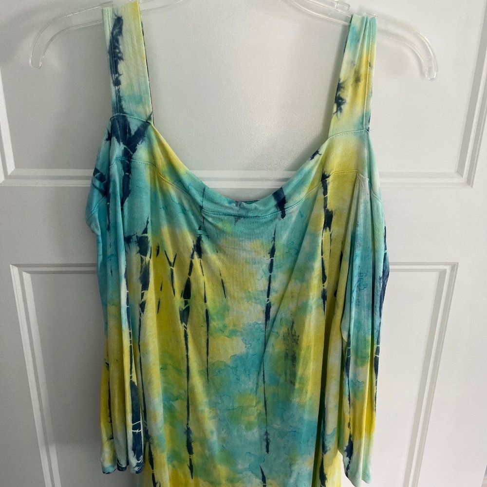 Cold shoulder top